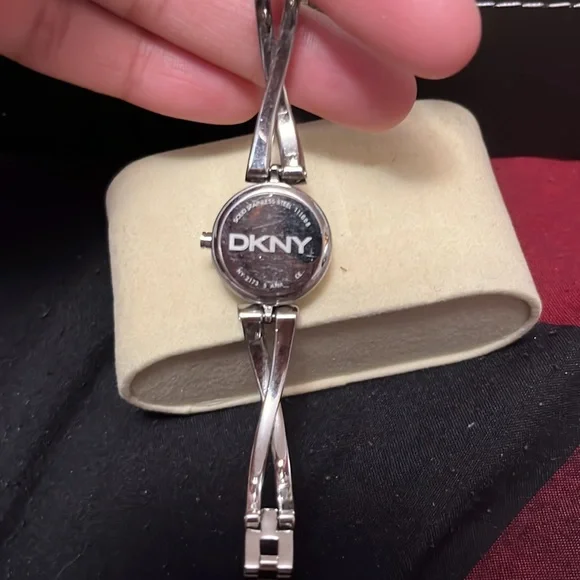 DKNY watch - Picture 3 of 3